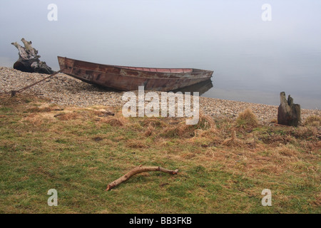 Fisihing voile sur le barrage de canal Danube, le sud de la Slovaquie Banque D'Images