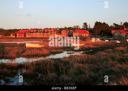 Lumière du soir sur le marais salant à Blakeney harbour, Norfolk, Royaume-Uni. Banque D'Images