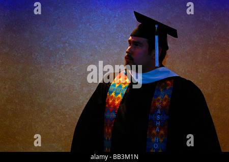 Diplôme n'envisage son avenir et le temps investi dans sa scolarité et l'éducation retour à l'école de catégorie Banque D'Images