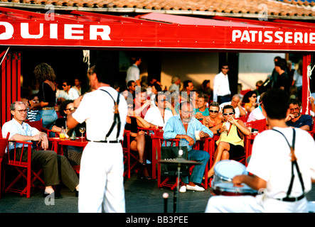 Restaurant Senequier au port de Saint Tropez sud de la France FR UE FRA France Provence Alpes Côte d'Azur Var saint tropez Banque D'Images