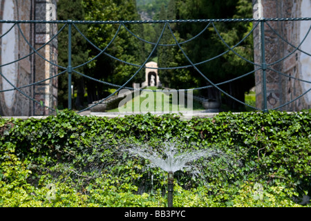 Hôtel Villa d'Este à Cernobbio, Côme, Italie : Détail du parc avec fontaine Banque D'Images