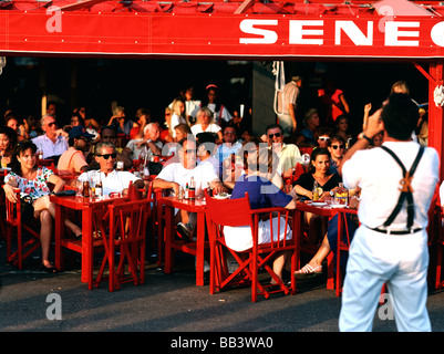 Restaurant Senequier au port de Saint Tropez sud de la France FR UE FRA France Provence Alpes Côte d'Azur Var saint tropez Banque D'Images