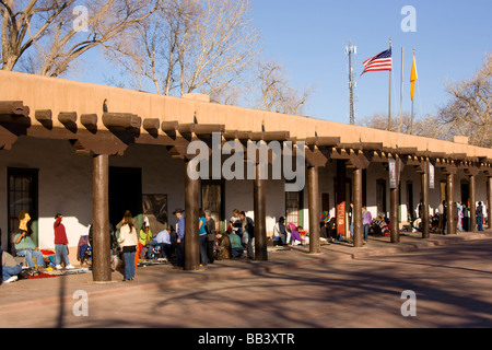 NA, USA, New Mexico, Santa Fe, Plaza, Palace de la Govenors, Marché indien Banque D'Images