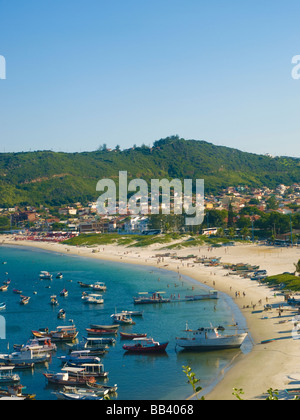 Praia dos Anjos Beach Harbour et port d'Arraial do Cabo resort town, RJ, Brésil. Banque D'Images