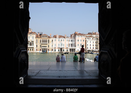 Venise : d'entrée de l'église Chiesa della Salute Banque D'Images