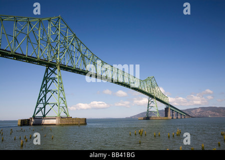 Ou, Astoria, Astoria-Megler bridge, porte de la route 101 à travers le fleuve Columbia à l'état de Washington Banque D'Images