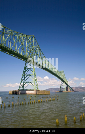 Ou, Astoria, Astoria-Megler bridge, porte de la route 101 à travers le fleuve Columbia à l'état de Washington Banque D'Images