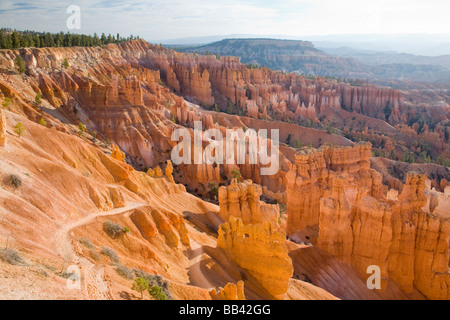 UT, le Parc National de Bryce Canyon, Bryce Amphitheater et Navajo Loop Trail, vue de Sunset Point Banque D'Images