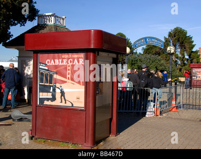 San Francisco Klussmann Friedel Turnaround Memorial pour le câble et les échanger avec d'attente en ligne Banque D'Images