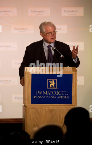 Le sénateur démocrate Edward Kennedy (Mass.) traite de la prière hispanique nationale Petit-déjeuner à JW Marriott du centre-ville de Washington. Banque D'Images
