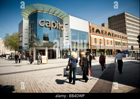 Le Capitol shopping mall , rue piétonne du centre-ville de Cardiff Wales UK Banque D'Images