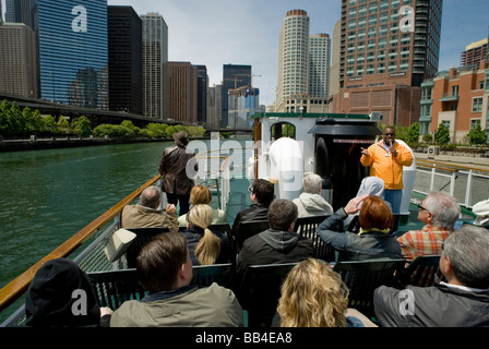 Excursion en bateau, l'architecture de Chicago, Illinois sur Charles River. Banque D'Images