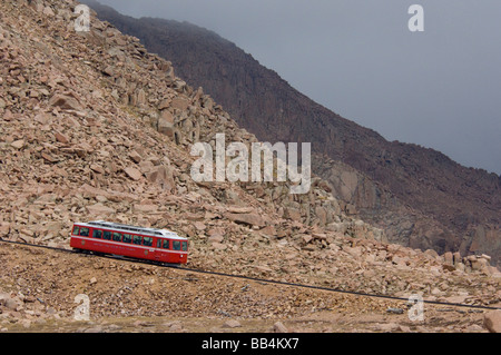 Colorado, Colorado Springs. Pikes Peak Cog Railway. Vues de la près du sommet et au-dessus de la limite des arbres. Parution de la propriété. Banque D'Images