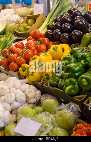 Fruits et légumes au marché de détail de décrochage Coventry Banque D'Images