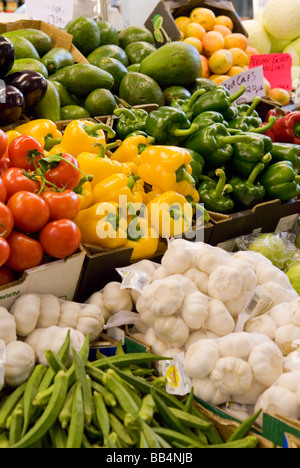 Fruits et légumes au marché de détail de décrochage Coventry Banque D'Images