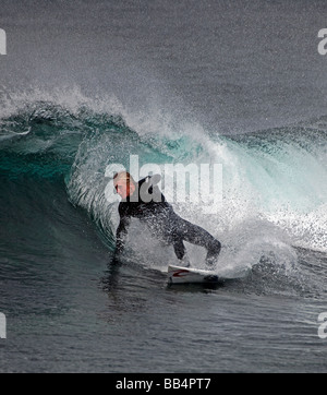 Surfer gratuitement le surf au Brimms 'Ness', Thurso, Caithness, Ecosse Banque D'Images