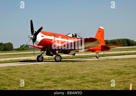 F2G-1D Corsair Super sur la piste Banque D'Images