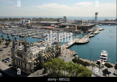 Vue aérienne sur le Port Vell - l'ancien quartier du port de Barcelone, Espagne Banque D'Images