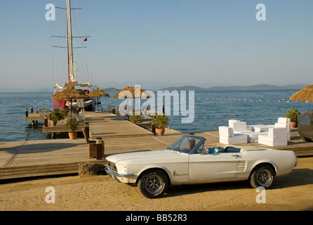 1964 ford mustang à la mer Banque D'Images