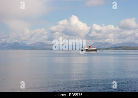 CalMac ferry sur le chemin de l'île de Mull Banque D'Images