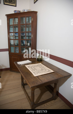 Intérieur de Wetherburn's Tavern à Colonial Williamsburg, Virginie. Banque D'Images