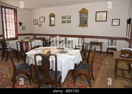 Intérieur de Wetherburn's Tavern à Colonial Williamsburg, Virginie. Banque D'Images