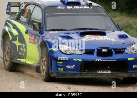 Chris Atkinson et Stéphane Prévot au volant d'une Subaru Imprezza au Championnat du Monde des Rallyes de Sardaigne en 2008 Banque D'Images