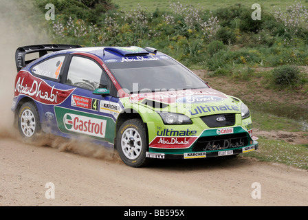 Jari-Matti Latvala et Miika Anttila au volant d'une Ford Focus au Championnat du Monde des Rallyes de Sardaigne Banque D'Images