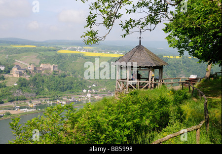 Vue surplombant la vallée du Rhin à St Goar, Rhénanie, Allemagne Banque D'Images