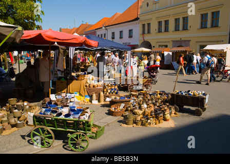 Un Remeslne Hrnciske Jarni trhy l'assemblée annuelle de l'artisanat et marché des arts à Beroun République Tchèque Europe Banque D'Images