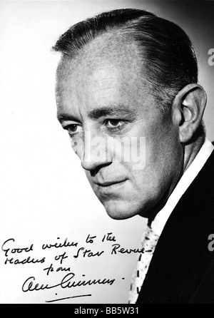 Guinness, Alec, 2.4.1914 - 5.8.2000, acteur britannique, portrait, avec dévouement aux lecteurs de 'Star Revue', carte postale, fin des années 1950, Banque D'Images