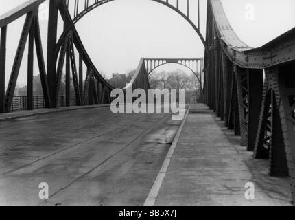 Géographie / voyages, Allemagne, Berlin, pont de Glienicke, poste frontalier, vue, années 60, , Banque D'Images