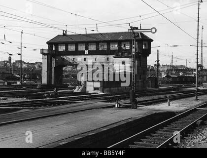 Transport / transport, chemin de fer, gare, Allemagne, gare centrale de Stuttgart, boîtier de signalisation, vue extérieure, années 1950, , Banque D'Images