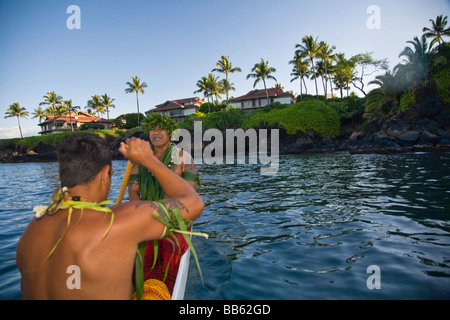 Wailea,California,USA,à bord de canots hommes Hawaïen Banque D'Images