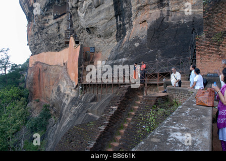 Sigiriya - Sri Lanka, partie supérieure du rock, conduisant à l'fresques (Apsaras - 5e 100. A.D.) Banque D'Images