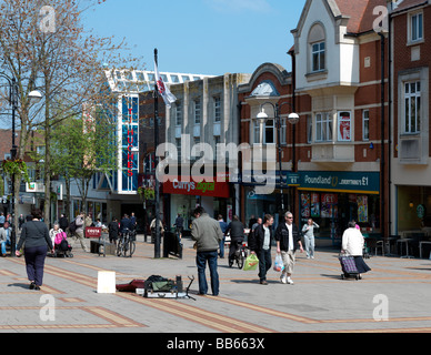 Grande zone piétonne Rue Sutton Surrey England Banque D'Images