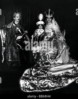 Charles I, 17.8.1887 - 1.4.1922, Empereur d'Autriche 1916 - 1918, demi-longueur, avec sa femme Zita de Bourbon-Parme, surmontée et possédée comme roi de Hongrie, vers 1916, Banque D'Images