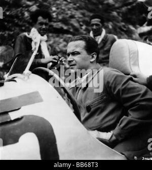 Caraciola, Rudolf, 30.1.1901 - 28.9.1959, athlète allemand (pilote de course), demi-longueur, pendant la course internationale Klausen, Suisse, 5.8.1934, Banque D'Images