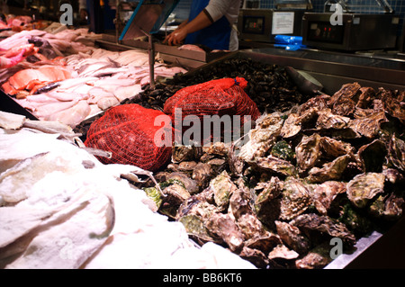 Le marché anglais dans la ville de Cork. Un marché d'alimentation dans le centre de Cork Banque D'Images