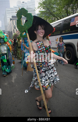 Des centaines de militants participent à la fête de la terre de la rivière Hudson à New York Pageant Banque D'Images