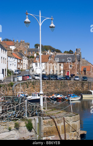 Les bateaux de plaisance amarrés dans le petit port de village de Crail Fife Ecosse Royaume-Uni UK Banque D'Images