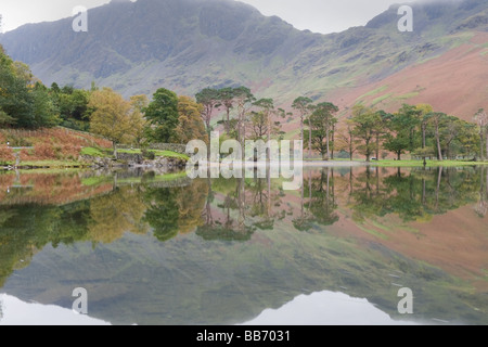 Buttermere dans le nord du Lake District, Cumbria UK. Photo taken in early morning light Banque D'Images