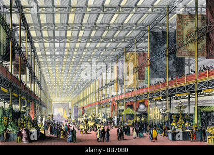 Les visiteurs de l'exposition industrielle de Crystal Palace, Londres 1851. À la main, gravure sur acier Banque D'Images