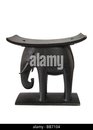 Côte d'ivoire africain antique tabouret tribal sous la forme d'éléphant. Asante tribu. Banque D'Images