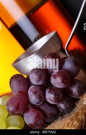 La vie encore d'un pot à boire du vin rouge Banque D'Images