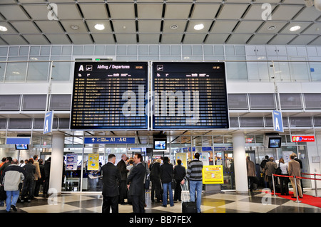 Hall de départ, Terminal 1, Aéroport MUC 2, Munich, Bavaria, Germany, Europe Banque D'Images