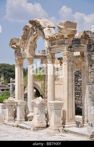 Temple d'Hadrien, ancienne ville d'Éphèse, Selcuk, province d'Izmir, République de Türkiye Banque D'Images