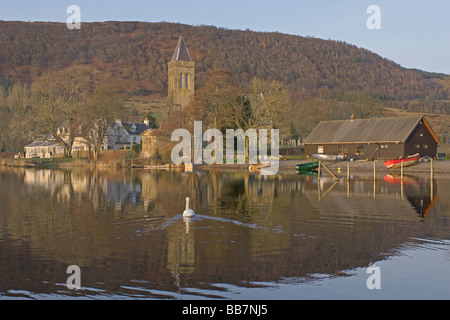 Réflexions d'hiver Lac de Menteith Parc national du Loch Lomond et des Trossachs Stirlingshire Ecosse Banque D'Images