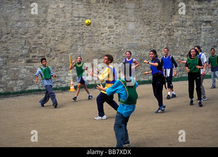 Les étudiants français, jouer au baseball, Lycée Charlemagne, quartier du Marais, Paris, France Banque D'Images