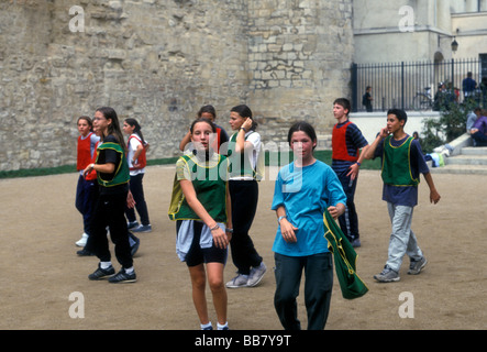 Les étudiants français, jouer au baseball, Lycée Charlemagne, quartier du Marais, Paris, France Banque D'Images